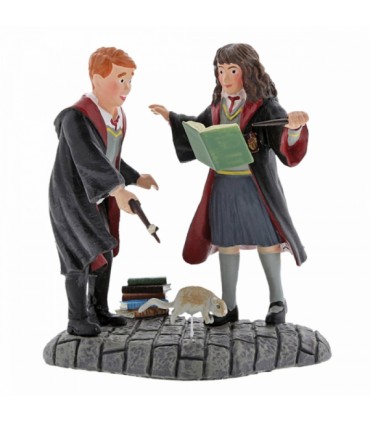 Figura de Ron y Hermione practicando encantamientos - Harry Potter