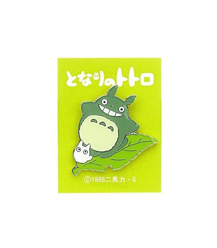 Pin de Totoro sobre hoja - Mi vecino Totoro