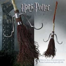 Escoba Saeta de Fuego Quidditch (150cm) - Noble Collection ...