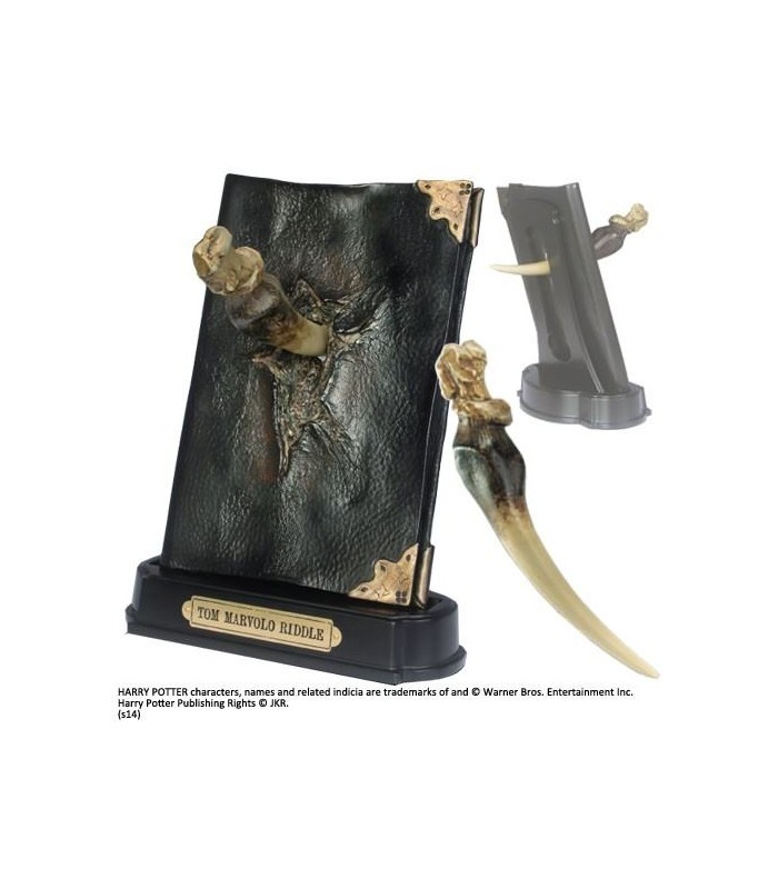 Diario de Tom Riddle con colmillo de basilisco clavado - Harry Potter